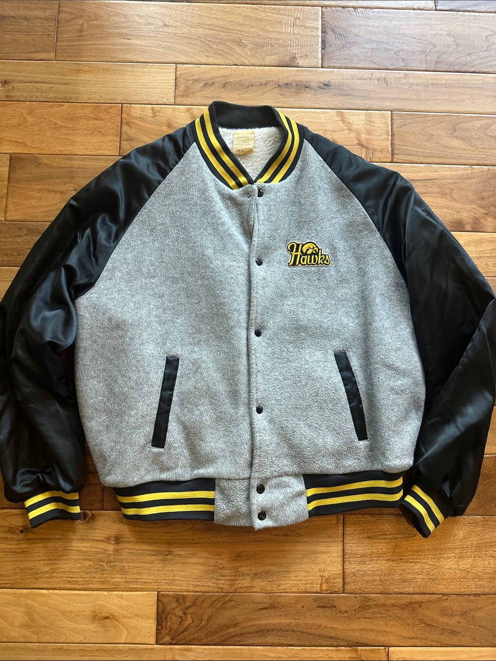 Vtg rare U of Iowa bomber jacket. Sz xl